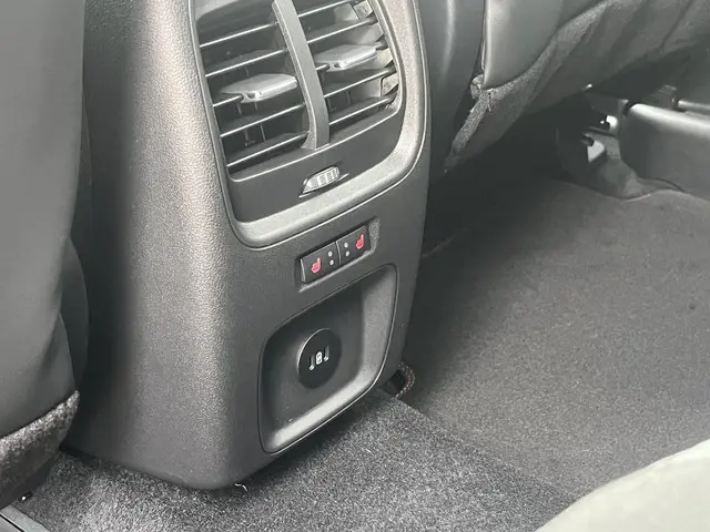 Ford Kuga 2.5 PHEV ST-Line X 2025 Hybride Benzine 17