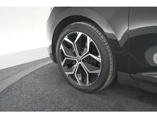 Renault Grand Scénic TCe 140 EDC Limited 2021 Benzine 17