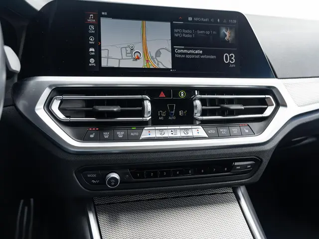 BMW 3 Serie Sedan 320i 2020 Benzine 30