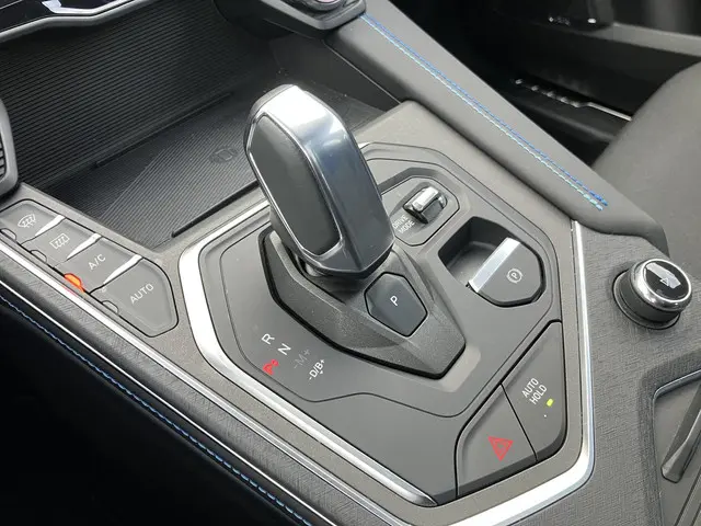 Lynk & Co 01 1.5 2024 Hybride Benzine 51