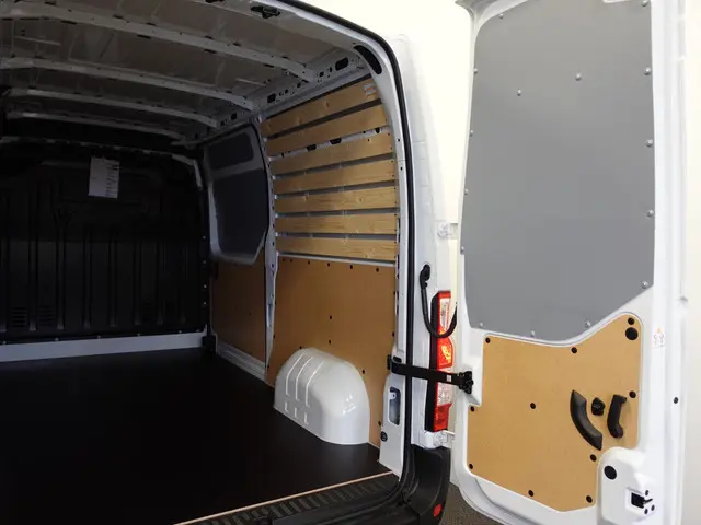 Renault Master T33 2.3 dCi 135 L2H2 2024 Diesel 33