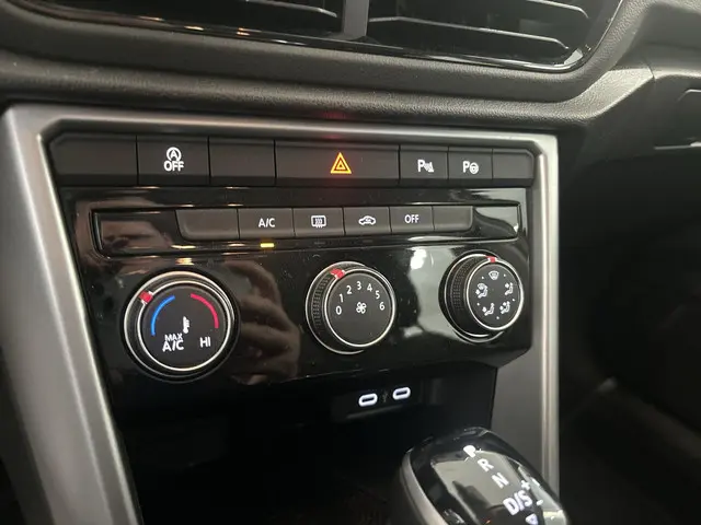 Volkswagen T-Roc 1.5 Tsi 150pk DSG Life 2023 Benzine 7