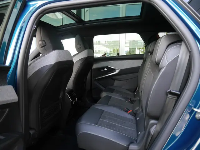 Peugeot 5008 1.2 Hybrid 136 GT 2026 Hybride Benzine 13