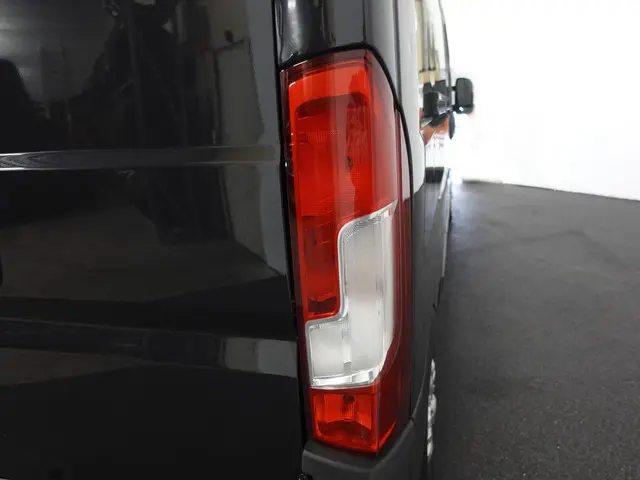 Peugeot Boxer 165PK L3H2 Premium 2021 Diesel 15