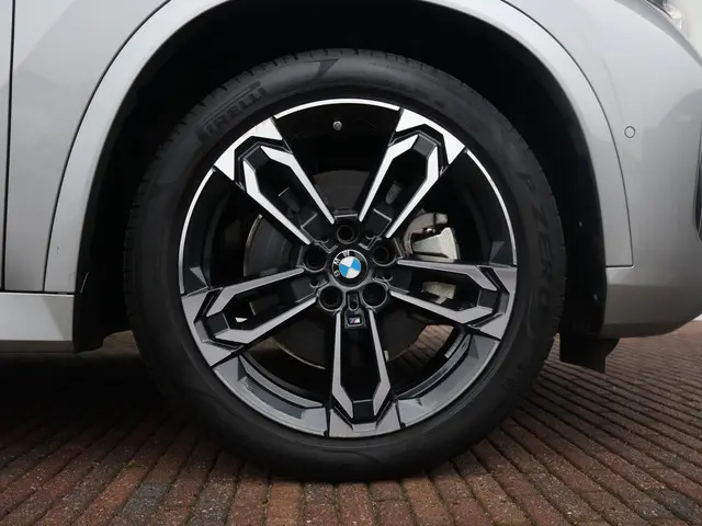 BMW X1 sDrive20i 2024 Benzine 6