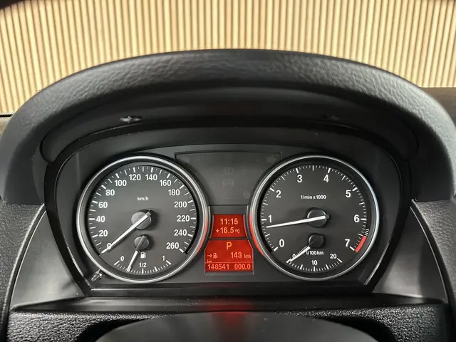 BMW X1 sDrive20i Executive 2015 Benzine 19