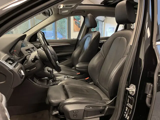 BMW X1 xDrive20i High Executive 2018 Benzine 4