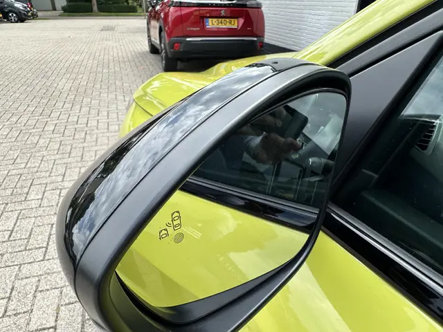 Peugeot e-208 EV GT 51 kWh 156 PK 2024 Elektrisch 45