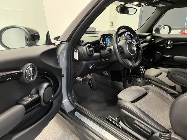 MINI Cooper 1.5 Business Edition 2021 Benzine 19