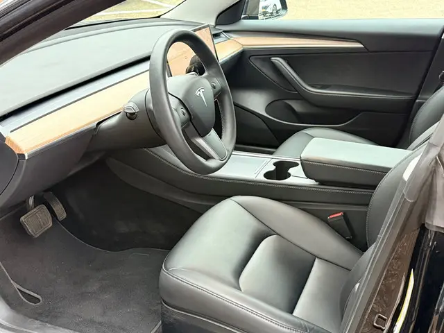 Tesla Model 3 Long Range RWD 75 kWh 2023 Elektrisch 8