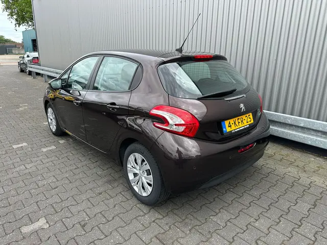 Peugeot 208 1.2 VTi Envy 2013 Benzine 15