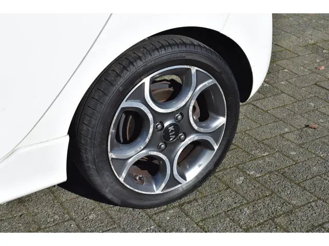 Kia Picanto 1.2 CVVT SportsLine 2015 Benzine 9