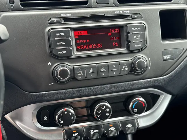 Kia Rio 1.2 CVVT World Cup Edition 2014 Benzine 34