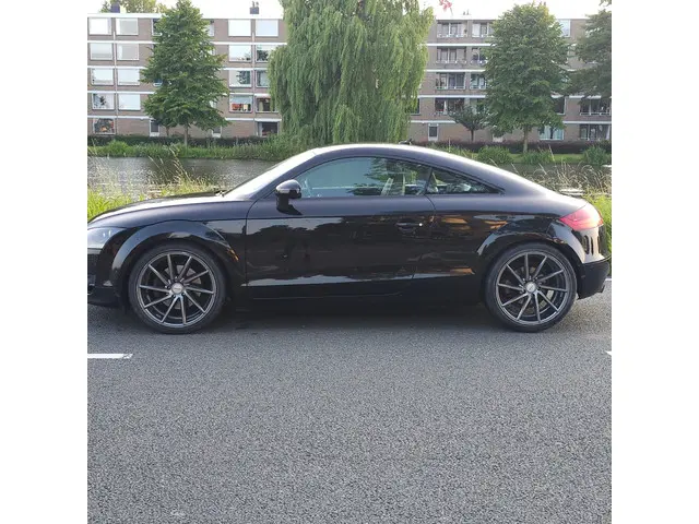 Audi TT 2