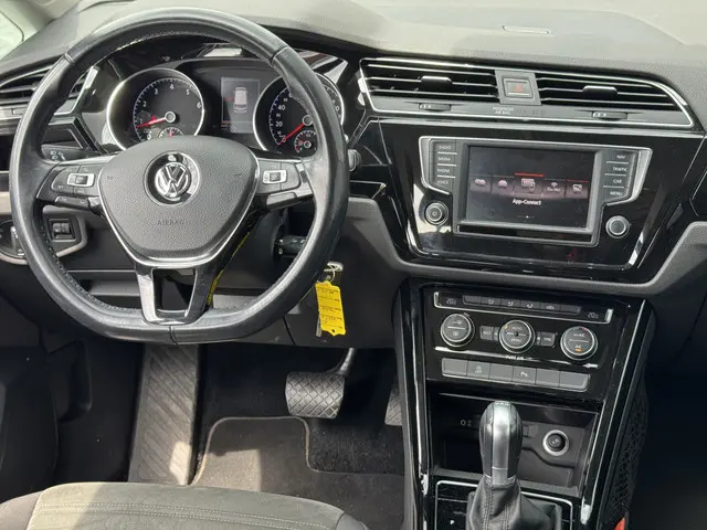 Volkswagen Touran 1.4 TSI Highline 2016 Benzine 7