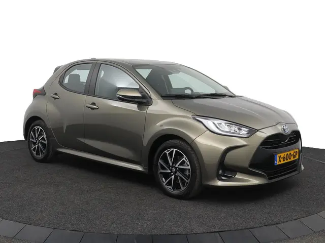 Toyota Yaris 1.5 Hybrid Dynamic 2023 Hybride Benzine 13