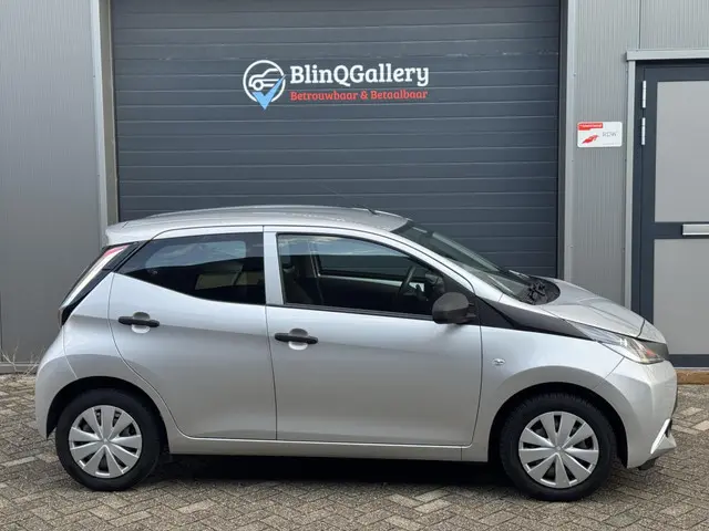 Toyota Aygo 1.0 VVT-i x|Apk| onderhoud| cruise 2017 Benzine 6