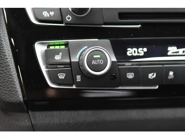 BMW 1 Serie 118i Executive 2017 Benzine 31