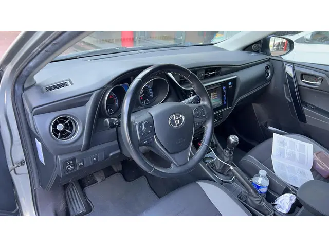 Toyota Auris Touring Sports 1.2T Aspiration 2017 Benzine 9
