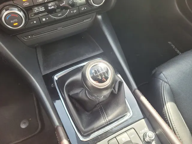 Mazda 3 2.0 SkyActiv-G 120 SkyLease 2017 Benzine 19