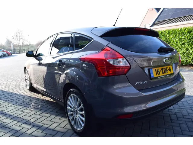 Ford Focus 1.0 EcoBoost Titanium 2012 Benzine 4