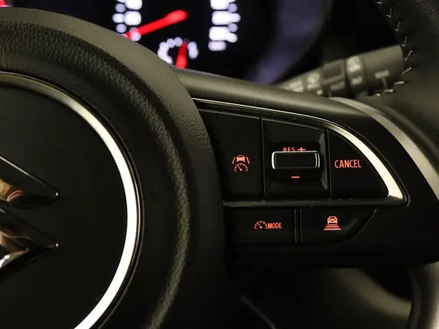 Suzuki Swift 1.2 Style Smart Hybrid 2025 Benzine 24