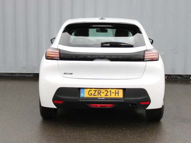 Peugeot 208 1.2 PureTech 75 Style 2025 Benzine 6