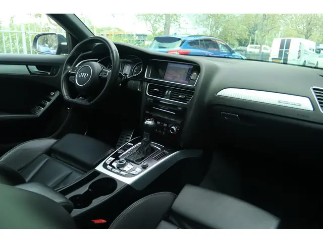 Audi RS4 AVANT 4.2 V8 FSI QUATTRO AUT. 2013 Benzine 6