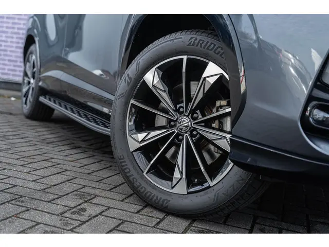 MG HS Plug-in Hybrid 1.5 Luxury 2024 Hybride Benzine 10