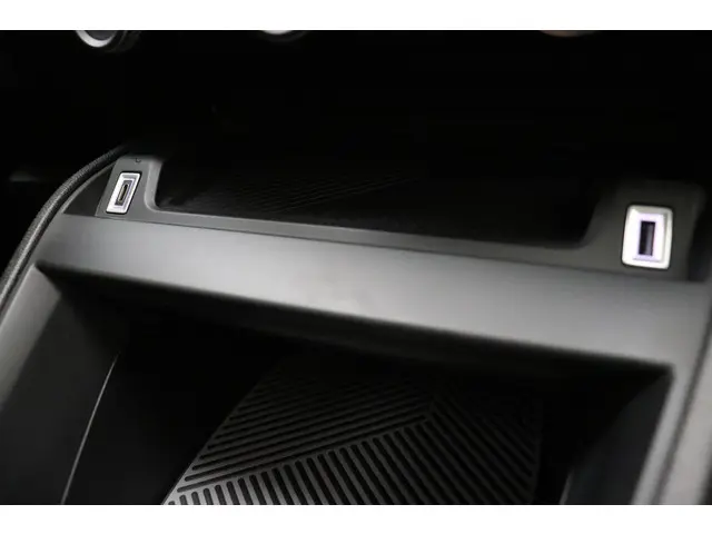 Citroën ë-C4 Feel 136pk 50 kWh 2023 Elektrisch 29