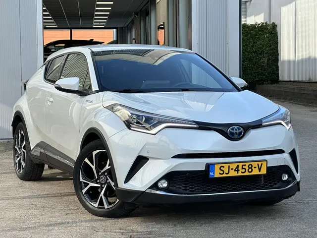 Toyota C-HR 1.8 Hybrid Style 2018 Hybride Benzine 36