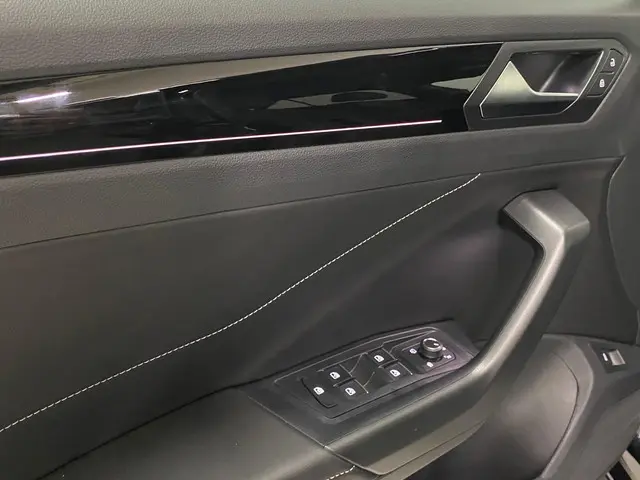 Volkswagen T-Roc 1.5 TSI R-Line Edition 2025 Benzine 15