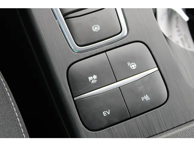 Ford Kuga 2.5 PHEV Titanium 2021 Hybride Benzine 26
