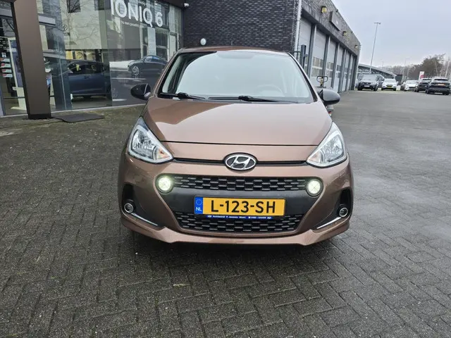 Hyundai i10 1.2 Comfort Plus 5p AUT 2019 Benzine 3