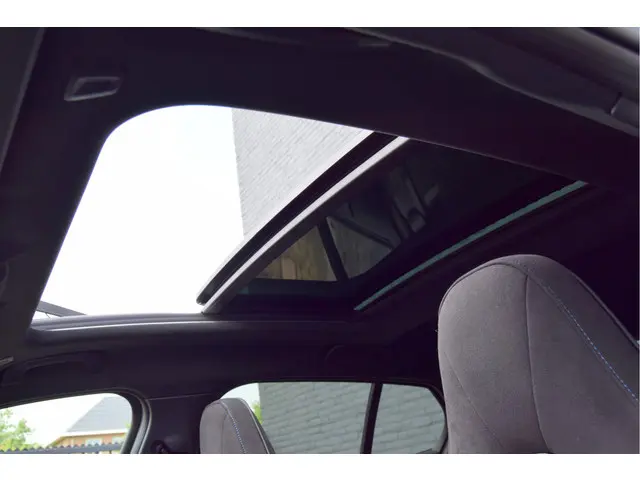 BMW 1 Serie 120i 2023 Benzine 37