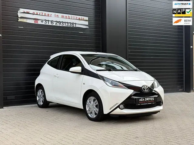 Toyota Aygo 1.0 VVT-i x-play 2015 Benzine