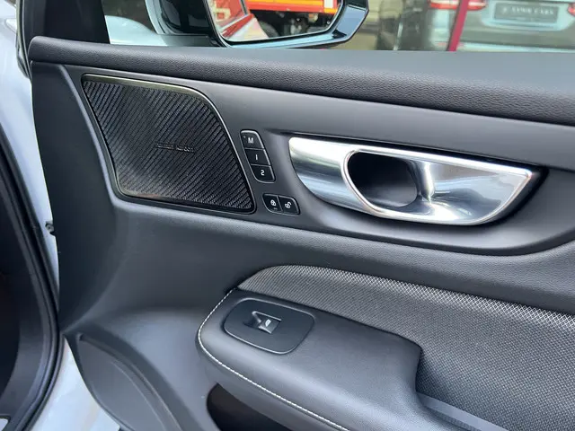 Volvo V60 2.0 B3 Plus Dark 2022 Hybride Benzine 34