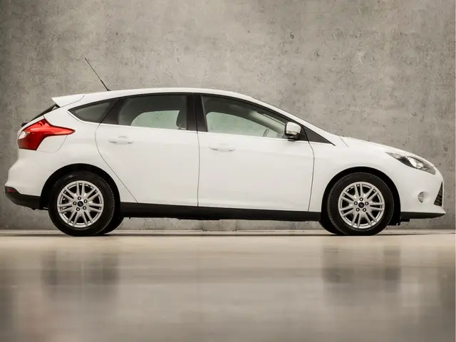 Ford Focus 1.0 EcoBoost Titanium 2013 Benzine 4