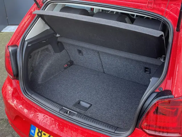 Volkswagen Polo 1.2 TSI Comfortline 2015 Benzine 8