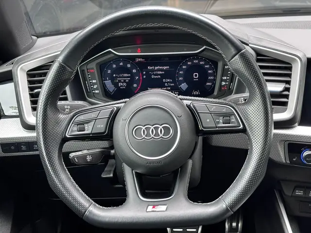 Audi A1 citycarver 35 TFSI S-Line Edition 2021 Benzine 12