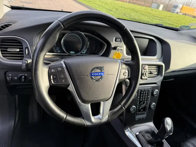 Volvo V40 1.6 D2 Summum 2014 Diesel 13