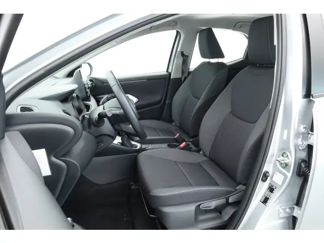 Toyota Yaris 1.5 VVT-i Dynamic 2023 Benzine 3