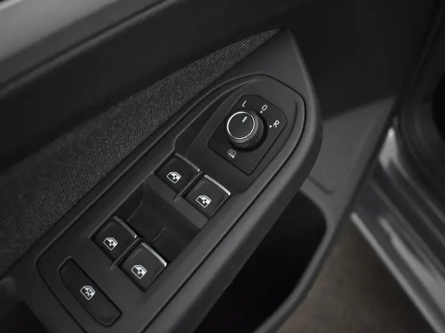 Volkswagen Golf Variant 1.0 TSI 110pk Life 2023 Benzine 25