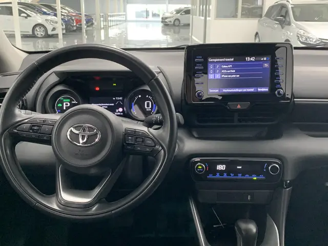 Toyota Yaris 1.5 Hybrid Dynamic 2021 Hybride Benzine 3