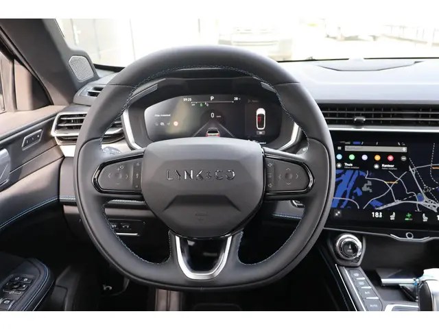 Lynk & Co 01 1.5 2023 Hybride Benzine 25