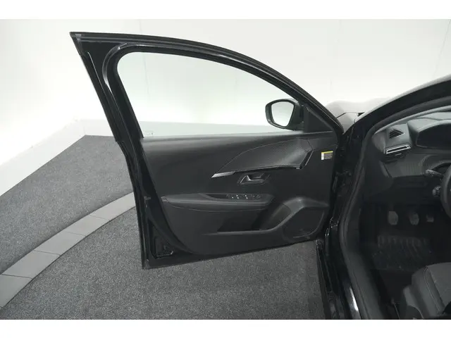 Peugeot 208 PureTech 100 Allure 2024 Benzine 63