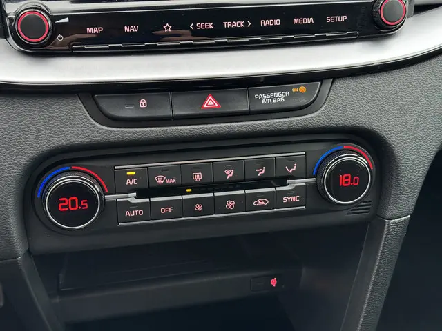 Kia Ceed 1.0 T-GDi DynamicLine 2022 Benzine 26