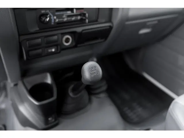 Toyota Land Cruiser 4.0 V6 Tembo Camper 2022 Benzine 40