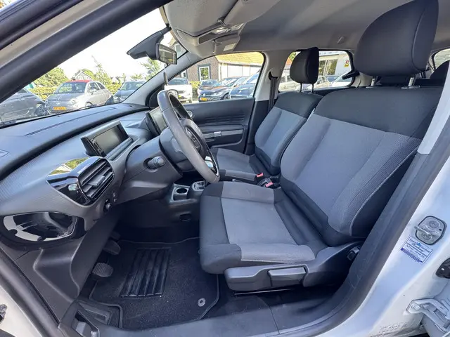 Citroën C4 Cactus 1.2 PureTech Shine 2015 Benzine 14