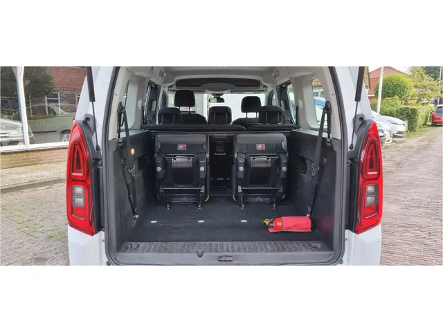 Opel Combo Tour 1.2 Turbo L2H1 Edition 7p. 2020 Benzine 23
